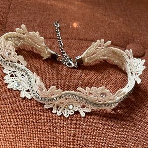 Lace choker